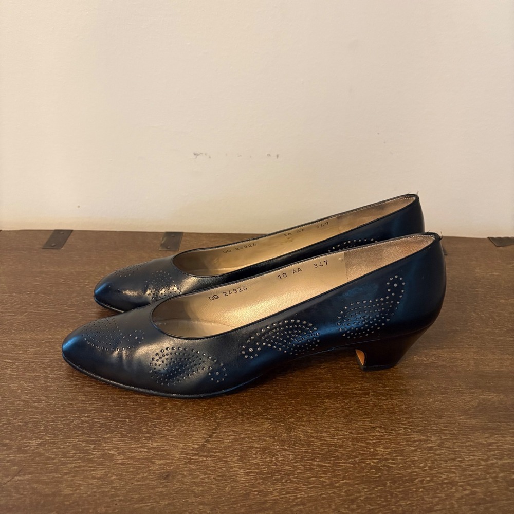 Salvatore Ferragamo Black Leather Perforated Kitten Heel Pumps 10 AA Vintage